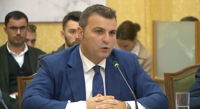Kritikat ndaj projektbuxhetit - Sejko: Orientohuni drejt huamarrjes vendase Kritikat ndaj projektbuxhetit - Sejko: Orientohuni drejt huamarrjes vendase